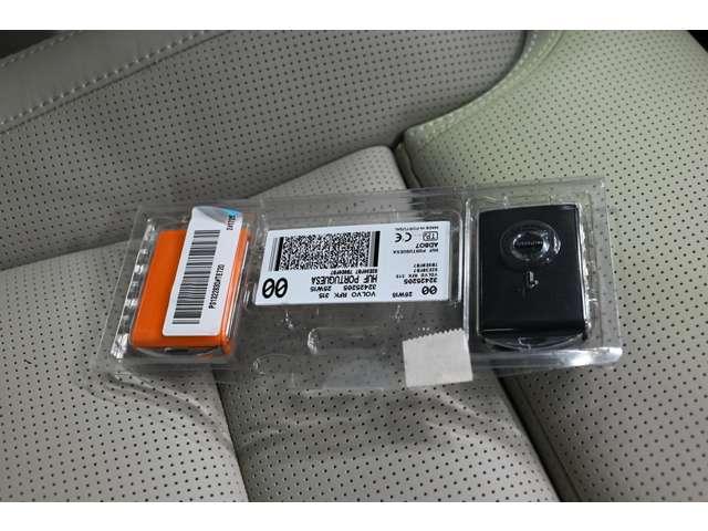 Ｖ６０ リチャジアルティメットＴ６ＡＷＤプラグインハイブリド　４ＷＤ　認定中古車　ワンオーナー　サンルーフ　ｈａｒｍａｎ／ｋａｒｄｏｎ　Ｇｏｏｇｌｅナビ　白革シート　リラクゼーション機能　ベンチレーション機能　電子制御ＡＷＤシステム　オレフォスシフト　ドラレコ（50枚目）