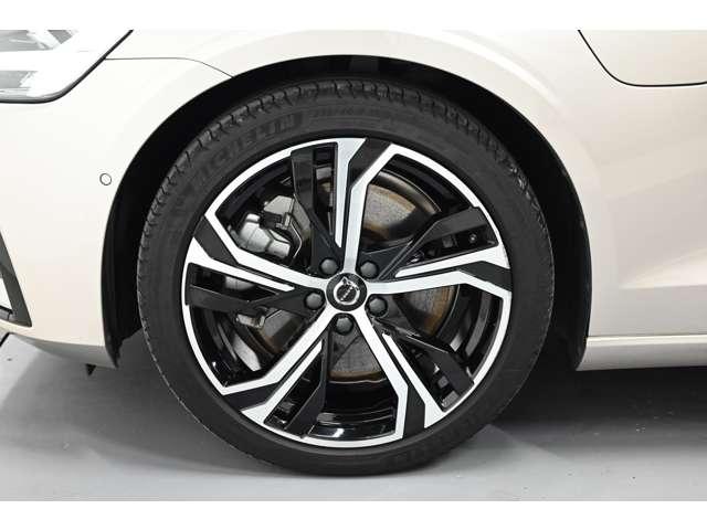 Ｖ６０ リチャジアルティメットＴ６ＡＷＤプラグインハイブリド　４ＷＤ　認定中古車　ワンオーナー　サンルーフ　ｈａｒｍａｎ／ｋａｒｄｏｎ　Ｇｏｏｇｌｅナビ　白革シート　リラクゼーション機能　ベンチレーション機能　電子制御ＡＷＤシステム　オレフォスシフト　ドラレコ（55枚目）