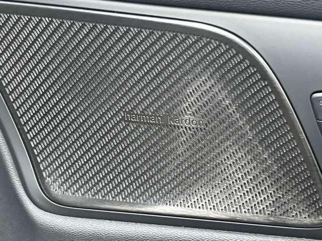 Ｖ６０ リチャジアルティメットＴ６ＡＷＤプラグインハイブリド　４ＷＤ　認定中古車　ワンオーナー　サンルーフ　ｈａｒｍａｎ／ｋａｒｄｏｎ　Ｇｏｏｇｌｅナビ　全周囲カメラ　インテリセーフ　茶革シート　リラクゼーション機能　ベンチレーション機能　純正ドラレコ　禁煙車（6枚目）