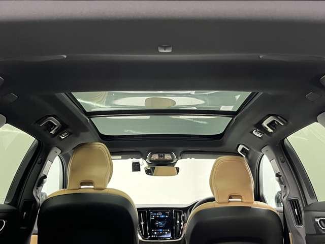 Ｖ６０ リチャジアルティメットＴ６ＡＷＤプラグインハイブリド　４ＷＤ　認定中古車　ワンオーナー　サンルーフ　ｈａｒｍａｎ／ｋａｒｄｏｎ　Ｇｏｏｇｌｅナビ　全周囲カメラ　インテリセーフ　茶革シート　リラクゼーション機能　ベンチレーション機能　純正ドラレコ　禁煙車（7枚目）