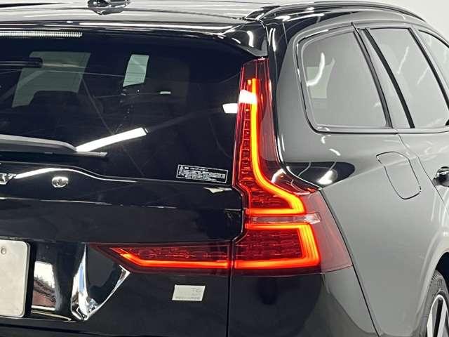 Ｖ６０ リチャジアルティメットＴ６ＡＷＤプラグインハイブリド　４ＷＤ　認定中古車　ワンオーナー　サンルーフ　ｈａｒｍａｎ／ｋａｒｄｏｎ　Ｇｏｏｇｌｅナビ　全周囲カメラ　インテリセーフ　茶革シート　リラクゼーション機能　ベンチレーション機能　純正ドラレコ　禁煙車（32枚目）