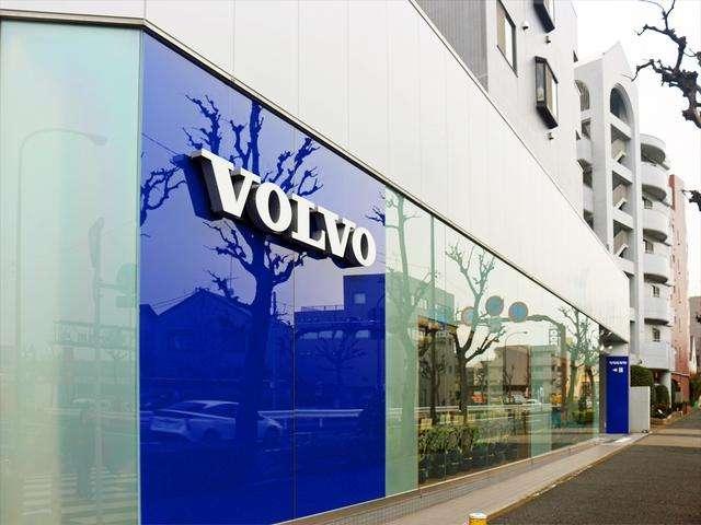 Ｖ６０ リチャジアルティメットＴ６ＡＷＤプラグインハイブリド　４ＷＤ　認定中古車　ワンオーナー　サンルーフ　ｈａｒｍａｎ／ｋａｒｄｏｎ　Ｇｏｏｇｌｅナビ　全周囲カメラ　インテリセーフ　茶革シート　リラクゼーション機能　ベンチレーション機能　純正ドラレコ　禁煙車（70枚目）