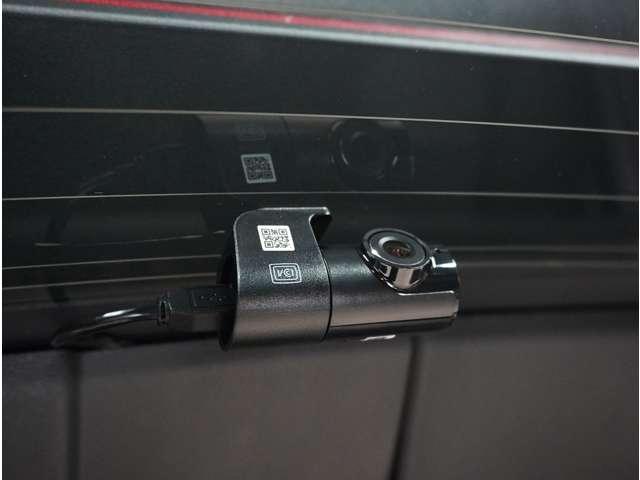 ＸＣ４０ ウルトラ　Ｂ４　ＡＷＤ　ダークエディション　認定中古車　特別仕様車　ワンオーナー　サンルーフｈａｒｍａｎ／ｋａｒｄｏｎ　Ｇｏｏｇｌｅナビ　インテリセーフ　全周囲カメラ　全席シートヒーター　ステアリングヒーター　ドラレコ　ピクセルＬＥＤヘッド（9枚目）