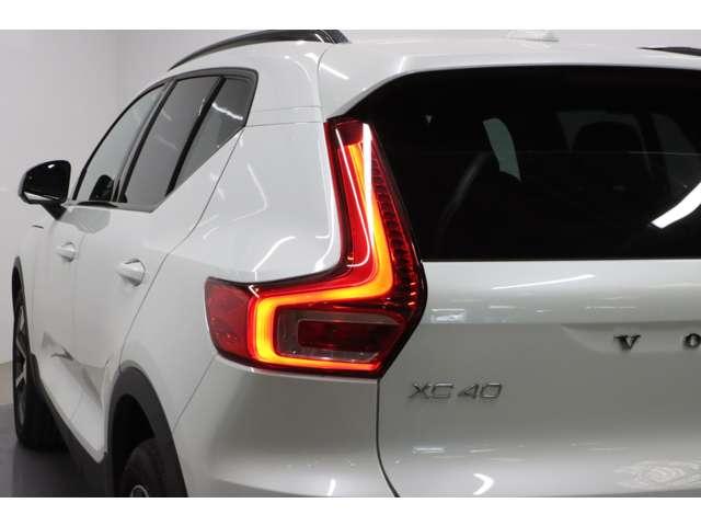 ＸＣ４０ ウルトラ　Ｂ４　ＡＷＤ　ダークエディション　認定中古車　特別仕様車　ワンオーナー　サンルーフｈａｒｍａｎ／ｋａｒｄｏｎ　Ｇｏｏｇｌｅナビ　インテリセーフ　全周囲カメラ　全席シートヒーター　ステアリングヒーター　ドラレコ　ピクセルＬＥＤヘッド（62枚目）