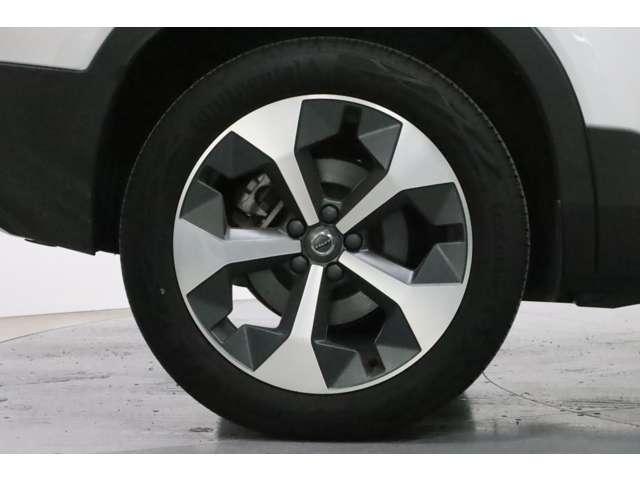 ＸＣ４０ ウルトラ　Ｂ４　ＡＷＤ　ダークエディション　認定中古車　特別仕様車　ワンオーナー　サンルーフｈａｒｍａｎ／ｋａｒｄｏｎ　Ｇｏｏｇｌｅナビ　インテリセーフ　全周囲カメラ　全席シートヒーター　ステアリングヒーター　ドラレコ　ピクセルＬＥＤヘッド（64枚目）