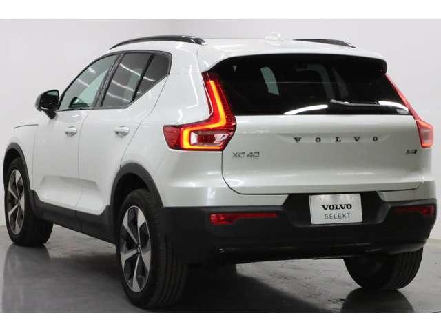 ＸＣ４０ ウルトラ　Ｂ４　ＡＷＤ　ダークエディション　認定中古車　特別仕様車　ワンオーナー　サンルーフ　ｈａｒｍａｎ／ｋａｒｄｏｎ　Ｇｏｏｇｌｅナビ　インテリセーフ　全周囲カメラ　全席シートヒーター　ステアリングヒーター　ドラレコ　ピクセルＬＥＤヘッド（17枚目）