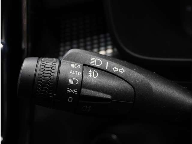 ＸＣ４０ ウルトラ　Ｂ４　ＡＷＤ　ダークエディション　認定中古車　特別仕様車　ワンオーナー　サンルーフ　ｈａｒｍａｎ／ｋａｒｄｏｎ　Ｇｏｏｇｌｅナビ　インテリセーフ　全周囲カメラ　全席シートヒーター　ステアリングヒーター　ドラレコ　ピクセルＬＥＤヘッド（32枚目）