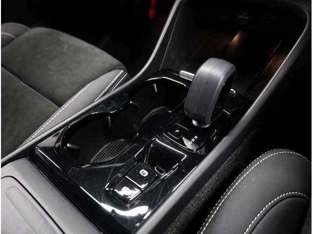 ＸＣ４０ ウルトラ　Ｂ４　ＡＷＤ　ダークエディション　認定中古車　特別仕様車　ワンオーナー　サンルーフ　ｈａｒｍａｎ／ｋａｒｄｏｎ　Ｇｏｏｇｌｅナビ　インテリセーフ　全周囲カメラ　全席シートヒーター　ステアリングヒーター　ドラレコ　ピクセルＬＥＤヘッド（37枚目）