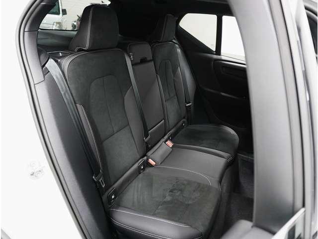 ＸＣ４０ ウルトラ　Ｂ４　ＡＷＤ　ダークエディション　認定中古車　特別仕様車　ワンオーナー　サンルーフ　ｈａｒｍａｎ／ｋａｒｄｏｎ　Ｇｏｏｇｌｅナビ　インテリセーフ　全周囲カメラ　全席シートヒーター　ステアリングヒーター　ドラレコ　ピクセルＬＥＤヘッド（45枚目）