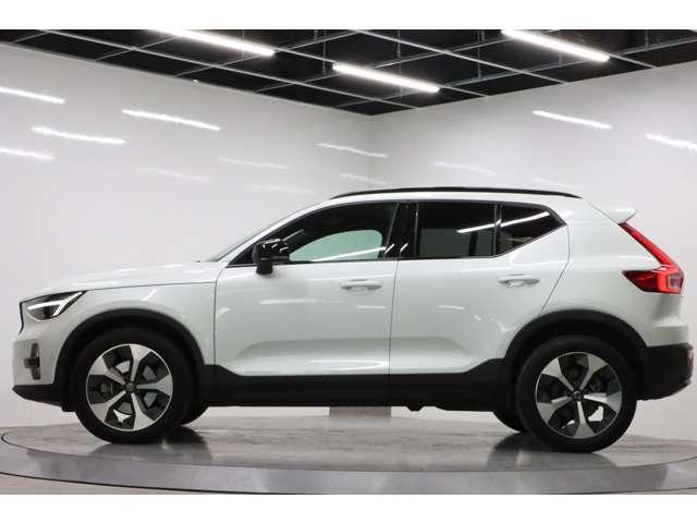 ＸＣ４０ ウルトラ　Ｂ４　ＡＷＤ　ダークエディション　認定中古車　特別仕様車　サンルーフ　ｈａｒｍａｎ／ｋａｒｄｏｎ　Ｇｏｏｇｌｅナビ　インテリセーフ　全周囲カメラ　ドラレコ　本革シート　シートメモリー　電動リアゲート　ダークティンテッドガラス（19枚目）