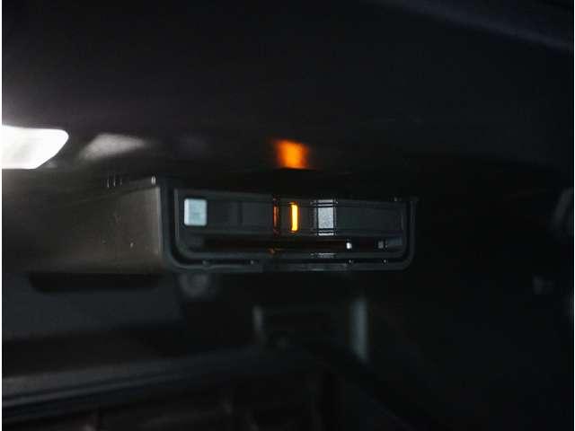 ＸＣ４０ ウルトラ　Ｂ４　ＡＷＤ　ダークエディション　認定中古車　特別仕様車　サンルーフ　ｈａｒｍａｎ／ｋａｒｄｏｎ　Ｇｏｏｇｌｅナビ　インテリセーフ　全周囲カメラ　ドラレコ　本革シート　シートメモリー　電動リアゲート　ダークティンテッドガラス（27枚目）