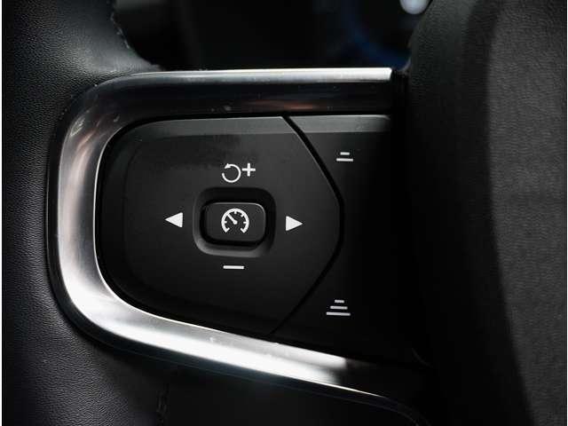 ＸＣ４０ ウルトラ　Ｂ４　ＡＷＤ　ダークエディション　認定中古車　特別仕様車　サンルーフ　ｈａｒｍａｎ／ｋａｒｄｏｎ　Ｇｏｏｇｌｅナビ　インテリセーフ　全周囲カメラ　ドラレコ　本革シート　シートメモリー　電動リアゲート　ダークティンテッドガラス（32枚目）