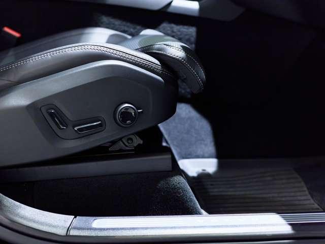 ＸＣ９０ ウルトラ　Ｂ５　ＡＷＤ　認定中古車　現行　Ｂ＆Ｗ　サンルーフ　デジタルミラー　ドラレコ　１１．２インチＧｏｏｇｌｅナビ　インテリセーフ　本革シート　リラクゼーション機能　ベンチレーション機能　メモリーシート　７人乗　オレフォ（32枚目）