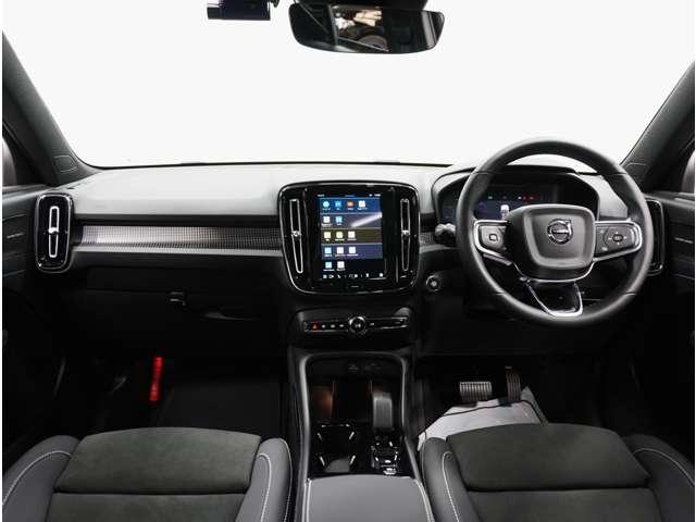 ＸＣ４０ ウルトラ　Ｂ４　ＡＷＤ　ダークエディション　２０２５年モデル／ワンオーナー／サンルーフ／Ｇｏｏｇｌｅナビ／全方位カメラ／Ｂｌｕｅｔｏｏｔｈ対応／ＵＳＢ接続可／Ｐバックドア／クルコン／ＥＴＣ／ボルボインテリセーフ／ステアヒーター／前後ドラレコ／純（3枚目）