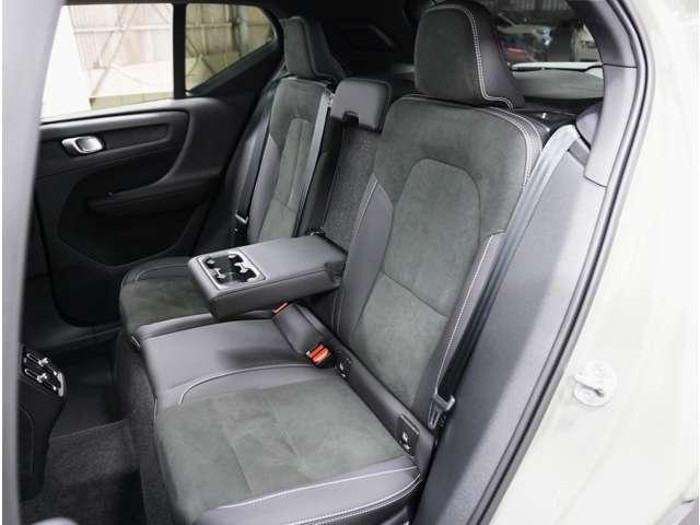 ＸＣ４０ ウルトラ　Ｂ４　ＡＷＤ　ダークエディション　２０２５年モデル／ワンオーナー／サンルーフ／Ｇｏｏｇｌｅナビ／全方位カメラ／Ｂｌｕｅｔｏｏｔｈ対応／ＵＳＢ接続可／Ｐバックドア／クルコン／ＥＴＣ／ボルボインテリセーフ／ステアヒーター／前後ドラレコ／純（24枚目）