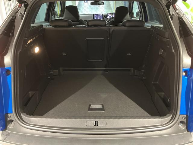 ３００８ ＧＴ　ブルーＨＤｉ　禁煙車両　ワンオ－ナ－　盗難防止システム　電動格納ミラー　記録簿　ＬＥＤライト　Ｂｌｕｅｔｏｏｔｈ　アクティブセーフティブレーキ　ターボ　ナビＴＶ　ドラレコ　フルセグＴＶ　オートエアコン　電動シート（12枚目）