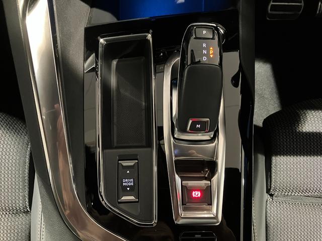 ３００８ ＧＴ　ブルーＨＤｉ　禁煙車両　ワンオ－ナ－　盗難防止システム　電動格納ミラー　記録簿　ＬＥＤライト　Ｂｌｕｅｔｏｏｔｈ　アクティブセーフティブレーキ　ターボ　ナビＴＶ　ドラレコ　フルセグＴＶ　オートエアコン　電動シート（26枚目）