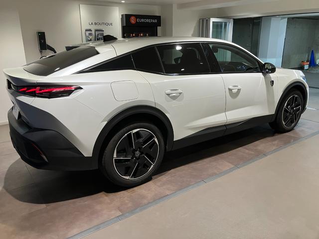 408 GT 1オーナー 車線逸脱警告 Pゲート Pシート シートH 禁煙車 アダプティブクルーズコントロール 360°ビジョン ナビ アイドリングストップ ターボ ETC スマートキー オートマチックハイビーム(7枚目)