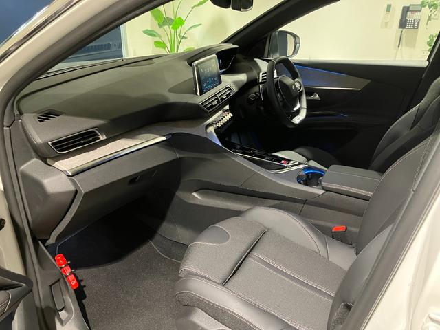 ３００８ ＧＴハイブリッド４　Ｂカメラ　シートＨ　Ｐゲート　Ｐシート　禁煙車　オートライト　ＬＥＤヘッド　ワンオーナー　フロントカメラ　ＥＴＣ　記録簿　ドラレコ　元試乗車　４ＷＤ　スマートキ－　パノラマＳＲ　ブレーキサポート（46枚目）