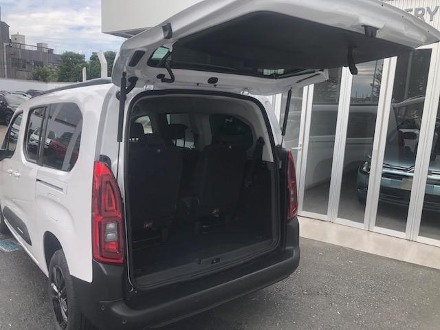 ベルランゴ ロング　マックス　ブルーＨＤｉ　７人乗り　弊社デモカー販売　クリーンディーゼルエンジン搭載　８ＡＴ　アクティブクルーズコントロール　アップルカープレイ＆アンドロイドオート対応（9枚目）