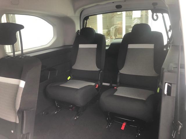 ベルランゴ ロング　マックス　ブルーＨＤｉ　７人乗り　弊社デモカー販売　クリーンディーゼルエンジン搭載　８ＡＴ　アクティブクルーズコントロール　アップルカープレイ＆アンドロイドオート対応（14枚目）