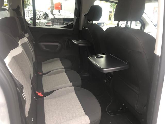 ベルランゴ ロング　マックス　ブルーＨＤｉ　７人乗り　弊社デモカー販売　クリーンディーゼルエンジン搭載　８ＡＴ　アクティブクルーズコントロール　アップルカープレイ＆アンドロイドオート対応（15枚目）