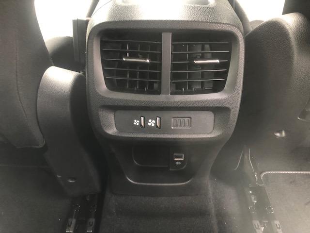 ベルランゴ ロング　マックス　ブルーＨＤｉ　７人乗り　弊社デモカー販売　クリーンディーゼルエンジン搭載　８ＡＴ　アクティブクルーズコントロール　アップルカープレイ＆アンドロイドオート対応（16枚目）