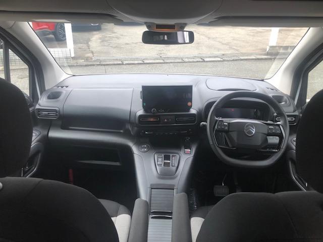 ベルランゴ ロング　マックス　ブルーＨＤｉ　７人乗り　弊社デモカー販売　クリーンディーゼルエンジン搭載　８ＡＴ　アクティブクルーズコントロール　アップルカープレイ＆アンドロイドオート対応（19枚目）