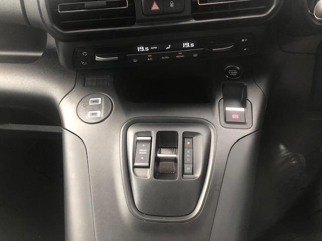 ベルランゴ ロング　マックス　ブルーＨＤｉ　７人乗り　弊社デモカー販売　クリーンディーゼルエンジン搭載　８ＡＴ　アクティブクルーズコントロール　アップルカープレイ＆アンドロイドオート対応（25枚目）