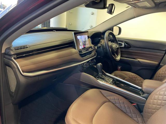 ジープ・コマンダー リミテッド 認定管理試乗 ブラウンレザー シートヒーター 電動テールゲート カープレイ 3列シート7人乗り(13枚目)