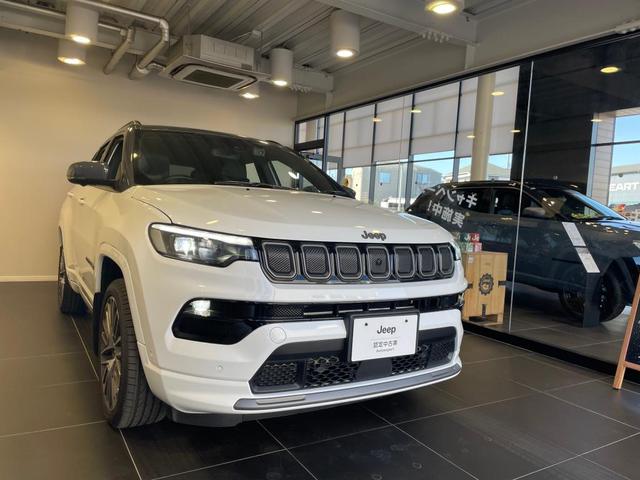 ジープ・コンパス Ｓモデル　認定中古車　パワーシート　パワーテールゲート　シートヒーター　フルセグＴＶ　ドライブレコーダー前後　１９インチアルミホイール（2枚目）