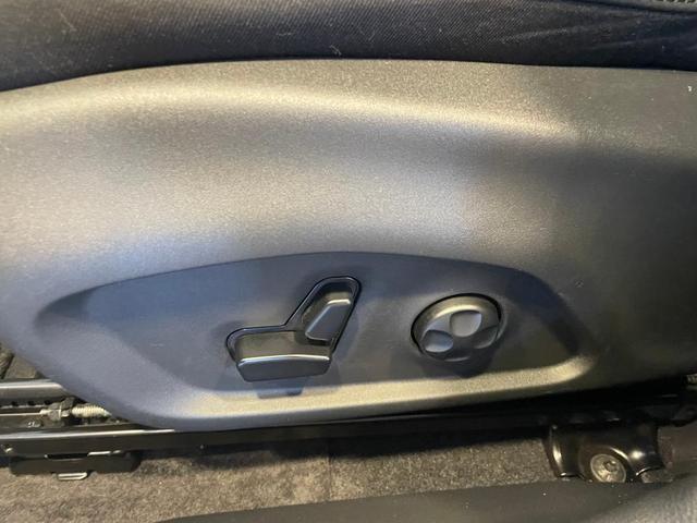 ジープ・コンパス Ｓモデル　認定中古車　パワーシート　パワーテールゲート　シートヒーター　フルセグＴＶ　ドライブレコーダー前後　１９インチアルミホイール（19枚目）