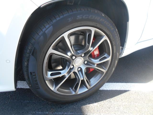 SRT8 禁煙車 ワンオーナー DVD再生 新車保証継承(5枚目)