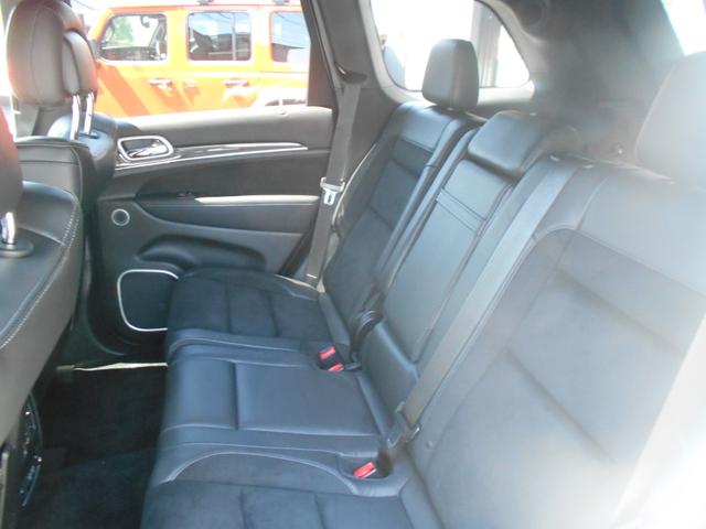 SRT8 禁煙車 ワンオーナー DVD再生 新車保証継承(15枚目)