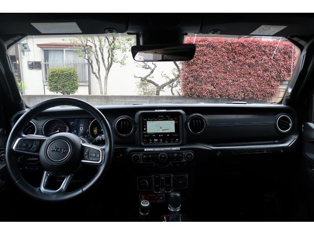 ジープ・ラングラーアンリミテッド４ｘｅ ルビコン４ｘｅ　認定中古車　ワンオーナー　　純正ナビ　カープレイ　２．０ＥＴＣ　リアカメラ　ＵＳＢ、タイプＣ利用可能　ヒーター付きレザーシート　４ＷＤ　新車保証継承　スペアキーあり　アダプティブクルーズコントロール（9枚目）