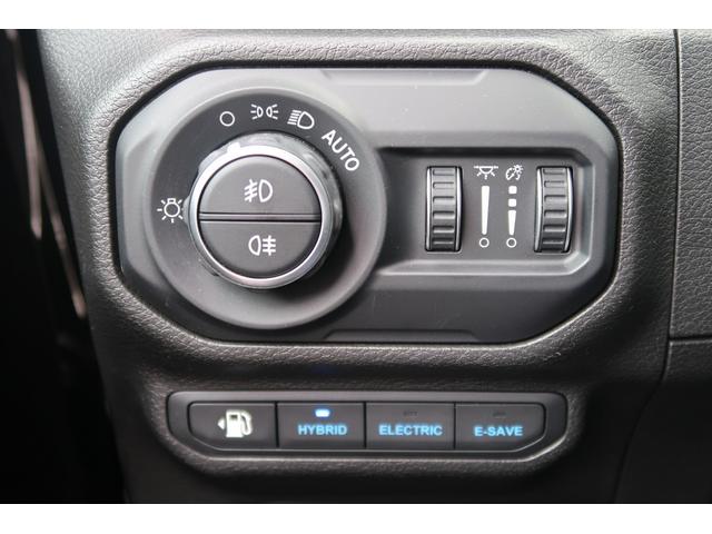 ジープ・ラングラーアンリミテッド４ｘｅ ルビコン４ｘｅ　認定中古車　ワンオーナー　　純正ナビ　カープレイ　２．０ＥＴＣ　リアカメラ　ＵＳＢ、タイプＣ利用可能　ヒーター付きレザーシート　４ＷＤ　新車保証継承　スペアキーあり　アダプティブクルーズコントロール（15枚目）