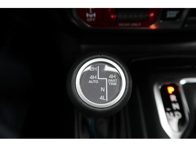 ジープ・ラングラーアンリミテッド４ｘｅ ルビコン４ｘｅ　認定中古車　ワンオーナー　　純正ナビ　カープレイ　２．０ＥＴＣ　リアカメラ　ＵＳＢ、タイプＣ利用可能　ヒーター付きレザーシート　４ＷＤ　新車保証継承　スペアキーあり　アダプティブクルーズコントロール（21枚目）