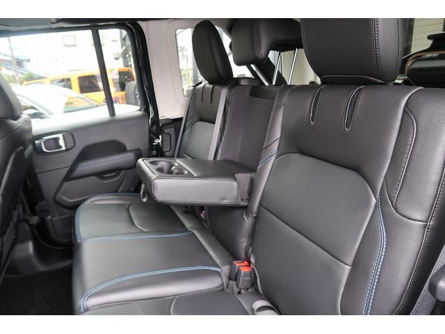 ジープ・ラングラーアンリミテッド４ｘｅ ルビコン４ｘｅ　認定中古車　ワンオーナー　　純正ナビ　カープレイ　２．０ＥＴＣ　リアカメラ　ＵＳＢ、タイプＣ利用可能　ヒーター付きレザーシート　４ＷＤ　新車保証継承　スペアキーあり　アダプティブクルーズコントロール（24枚目）