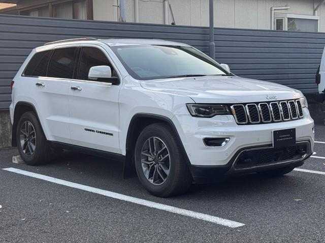 ジープ・グランドチェロキー リミテッド　認定中古車　後期型　弊社オーナー下取車　禁煙車　エアサス　カープレイ＆アンドロイドオート　地デジ　ドラレコ（6枚目）