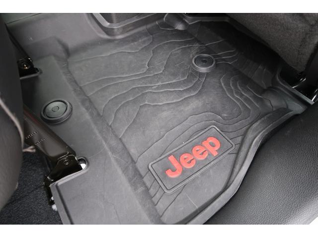 ジープ・ラングラーアンリミテッド サハラ　アルティテュード　限定車　認定中古車　新車保証継承　ワンオーナー　純正ヘッドライナー　カープレイ　アンドロイドオート　純正ナビ　ＬＥＤヘッドライト　黒レザー　シートヒーター　アダプティブクルーズ（40枚目）