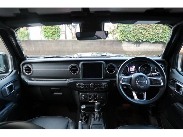 ジープ・ラングラーアンリミテッド サハラ　認定中古車！禁煙車！ワンオーナー！ブラックレザーシート！Ｊｅｅｐ純正ナビ標準装備！純正アルミホイール！アダプティブクルーズコントロール！レギュラーガソリン車！バックカメラ・フロントカメラ付き！（10枚目）