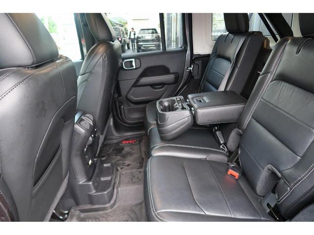 ジープ・ラングラーアンリミテッド サハラ　認定中古車！禁煙車！ワンオーナー！ブラックレザーシート！Ｊｅｅｐ純正ナビ標準装備！純正アルミホイール！アダプティブクルーズコントロール！レギュラーガソリン車！バックカメラ・フロントカメラ付き！（28枚目）