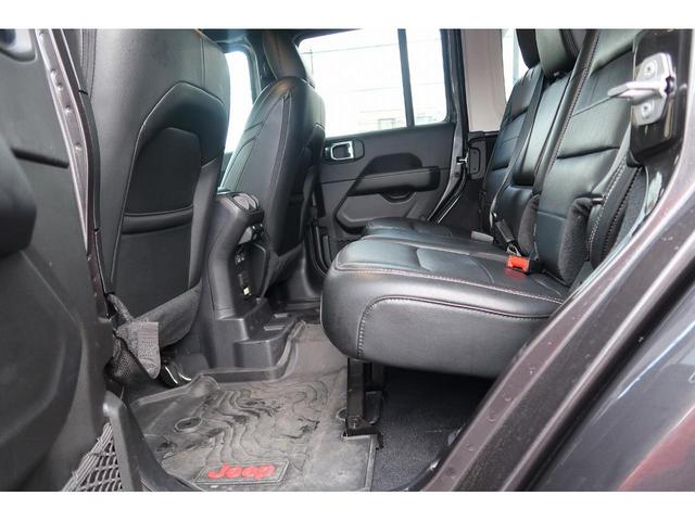 ジープ・ラングラーアンリミテッド サハラ　認定中古車！禁煙車！ワンオーナー！ブラックレザーシート！Ｊｅｅｐ純正ナビ標準装備！純正アルミホイール！アダプティブクルーズコントロール！レギュラーガソリン車！バックカメラ・フロントカメラ付き！（29枚目）