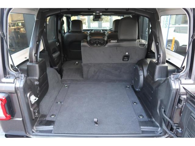 ジープ・ラングラーアンリミテッド サハラ　認定中古車！禁煙車！ワンオーナー！ブラックレザーシート！Ｊｅｅｐ純正ナビ標準装備！純正アルミホイール！アダプティブクルーズコントロール！レギュラーガソリン車！バックカメラ・フロントカメラ付き！（32枚目）
