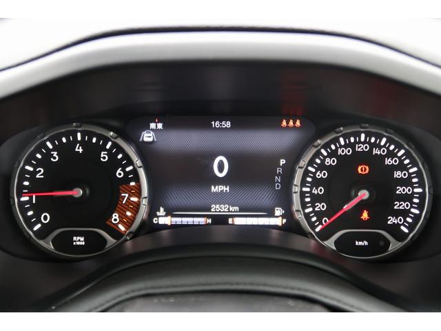 ジープ・レネゲード リミテッド　認定中古車　弊社元デモカー　ワンオーナー　禁煙車　純正ナビ　ＥＴＣ２．０　アップルカープレイ　レザーシート　シートヒーター　ＬＥＤヘッドライト　純正アルミホイール　アダプティブクルーズコントロール（12枚目）
