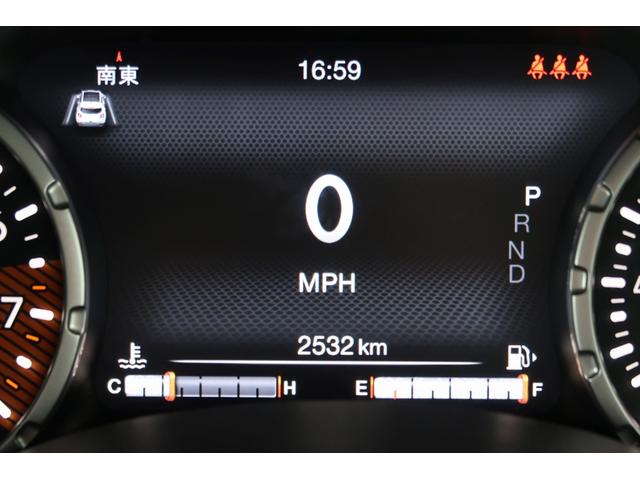 ジープ・レネゲード リミテッド　認定中古車　弊社元デモカー　ワンオーナー　禁煙車　純正ナビ　ＥＴＣ２．０　アップルカープレイ　レザーシート　シートヒーター　ＬＥＤヘッドライト　純正アルミホイール　アダプティブクルーズコントロール（13枚目）