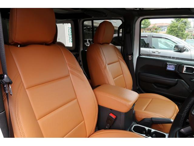 ジープ・ラングラーアンリミテッド スポーツアルティテュード　認定中古車　ワンオーナー　アルチチュード　禁煙車　純正ドラレコ　ＥＴＣ２．０　サイドカメラ　バックカメラ　アダプティブクルーズコントロール　ブラインドスポットモニター　　純正アルミホイール（7枚目）