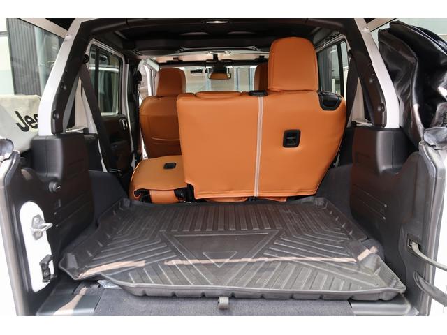 ジープ・ラングラーアンリミテッド スポーツアルティテュード　認定中古車　ワンオーナー　アルチチュード　禁煙車　純正ドラレコ　ＥＴＣ２．０　サイドカメラ　バックカメラ　アダプティブクルーズコントロール　ブラインドスポットモニター　　純正アルミホイール（32枚目）