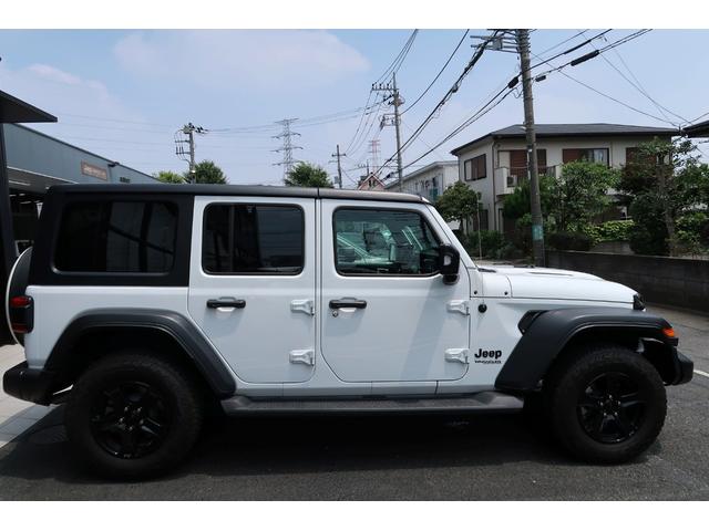 ジープ・ラングラーアンリミテッド スポーツアルティテュード　認定中古車　ワンオーナー　アルチチュード　禁煙車　純正ドラレコ　ＥＴＣ２．０　サイドカメラ　バックカメラ　アダプティブクルーズコントロール　ブラインドスポットモニター　　純正アルミホイール（36枚目）