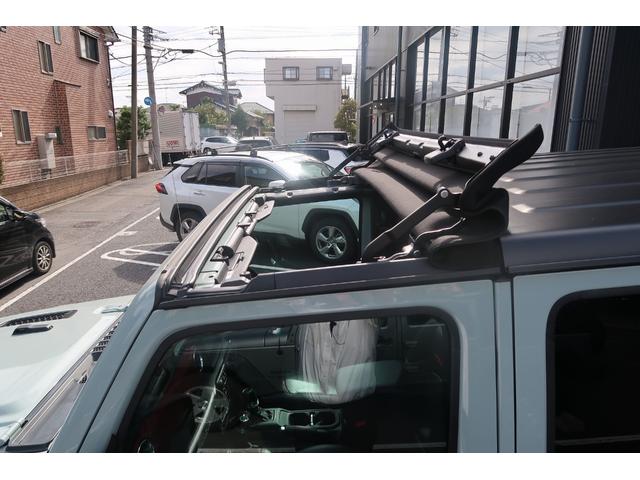 ジープ・ラングラーアンリミテッド ルビコンリミテＥＤウィズサンライダフリＴフォーハドＴ　限定車　認定中古車　ワンオーナー　禁煙車　サンライダーフリップトップ　カープレイ　リアカメラ（38枚目）